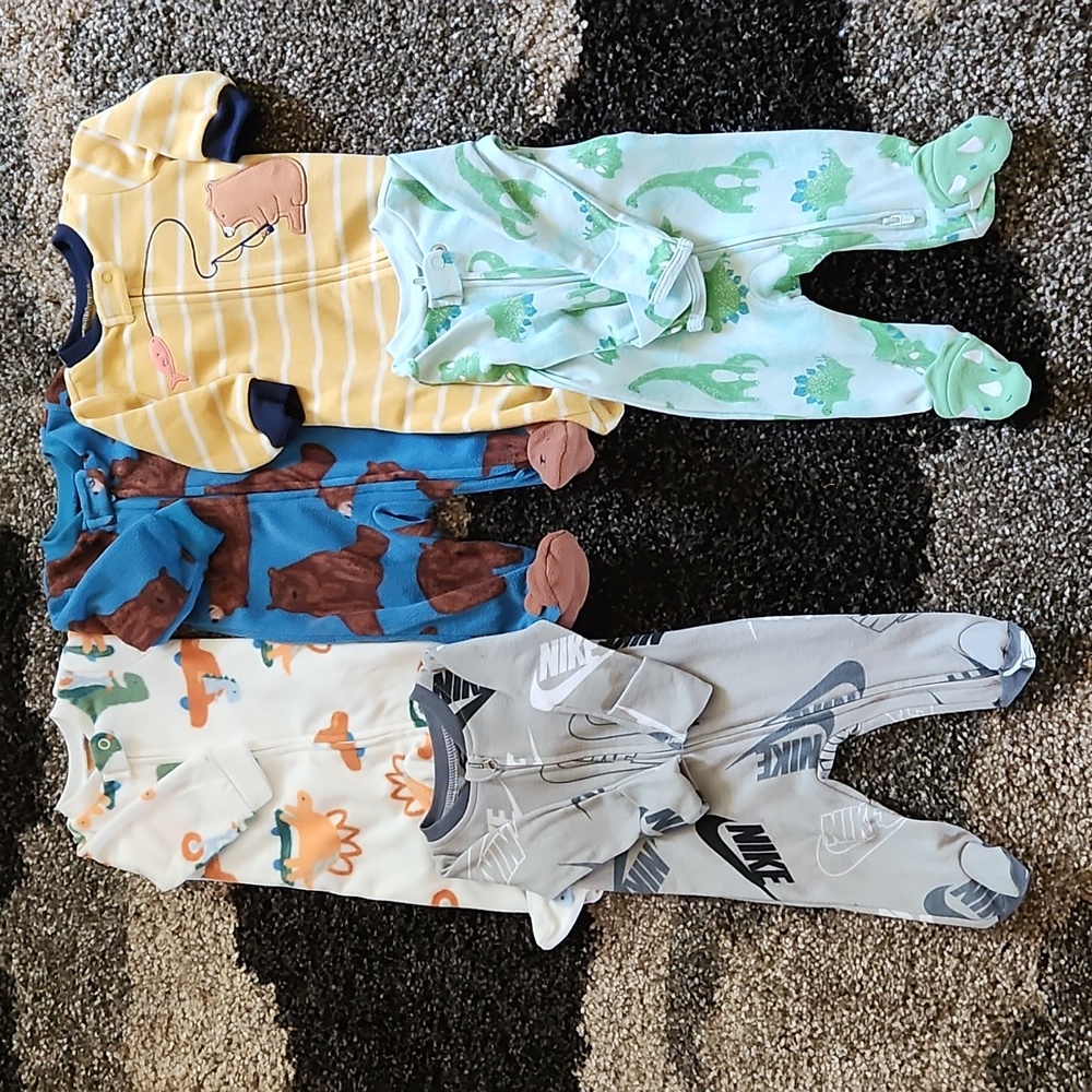 Bundle of newborn footies